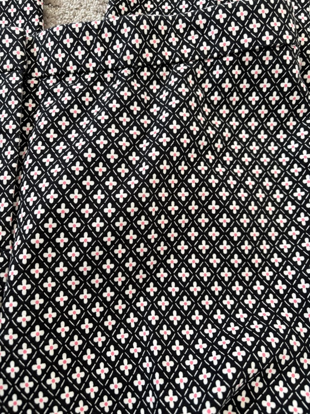 J. Jill Black and White Floral Geometric Pants EUC 🙌 - Picture 3 of 7